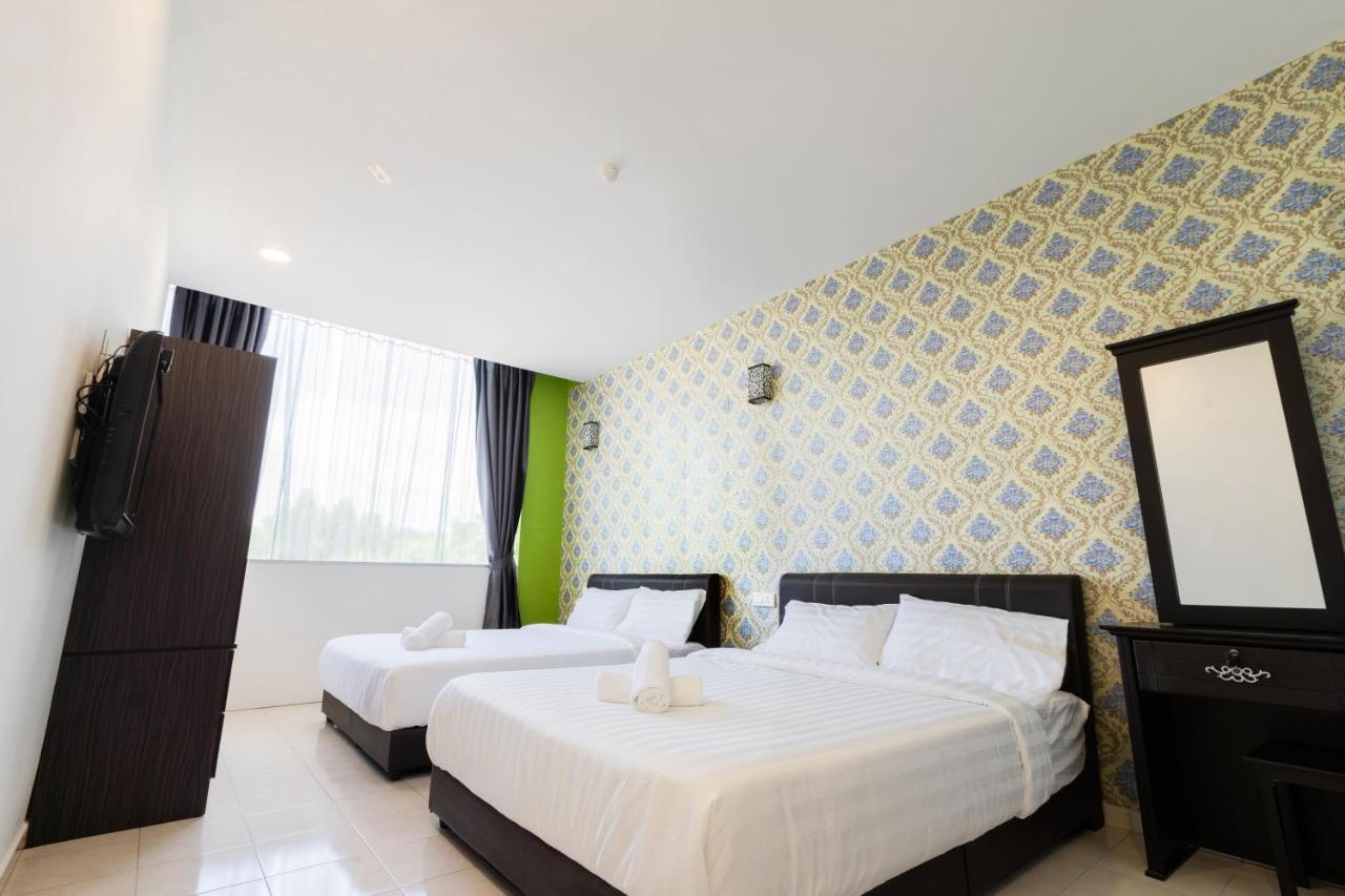 Ant Hotel Malacca Exterior foto