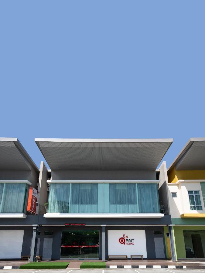 Ant Hotel Malacca Exterior foto