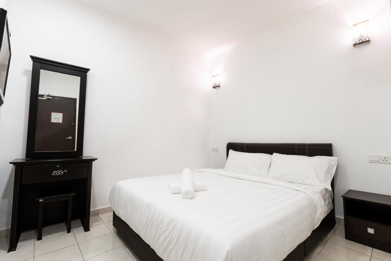 Ant Hotel Malacca Exterior foto