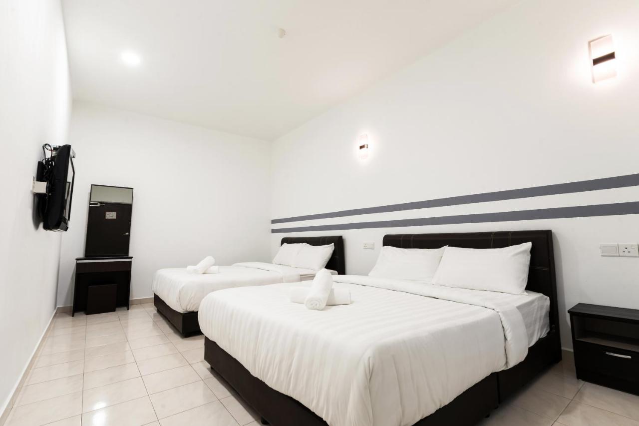 Ant Hotel Malacca Exterior foto